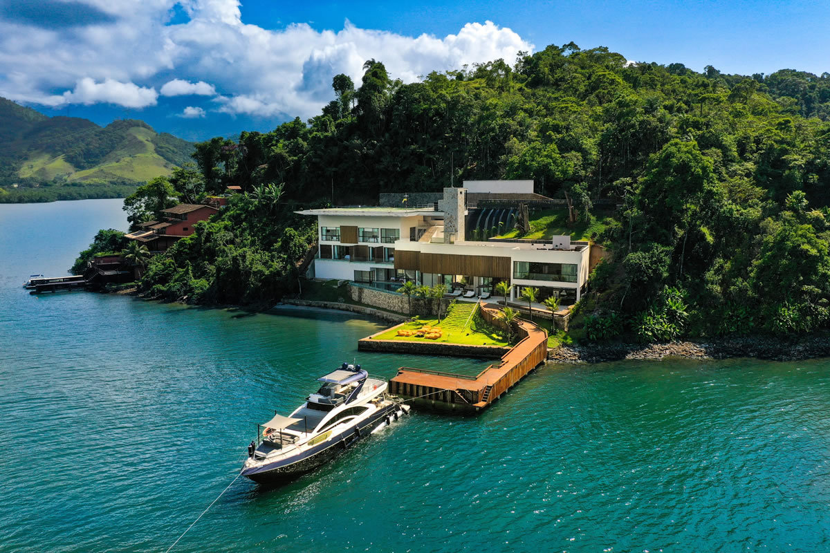 Pioneirismo, liderança e inovação.