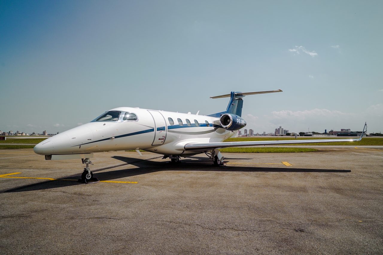 Eficiência, alcance e conforto para até 8 passageiros.