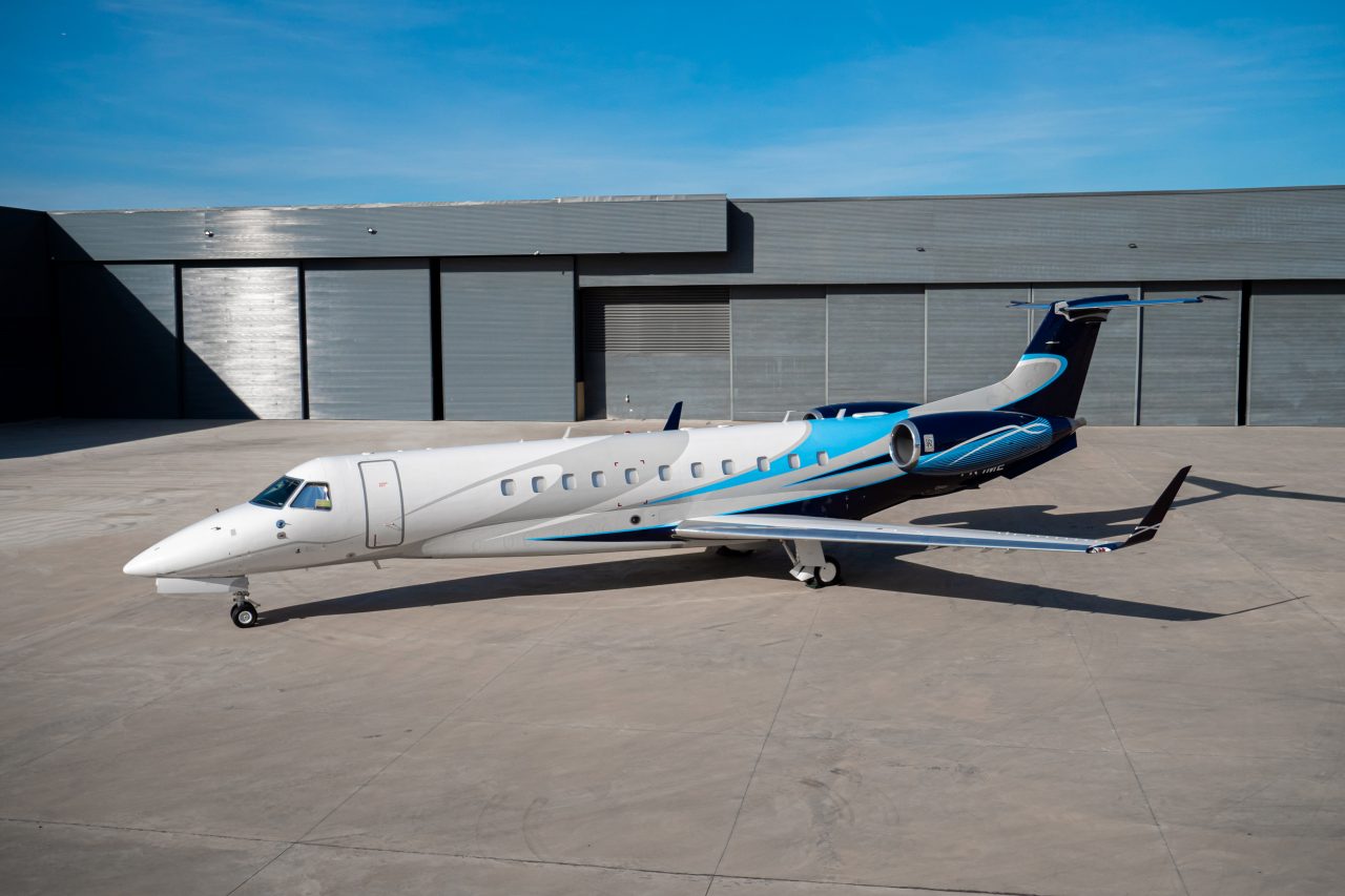 Longo alcance e amplo espaço para viagens internacionais.