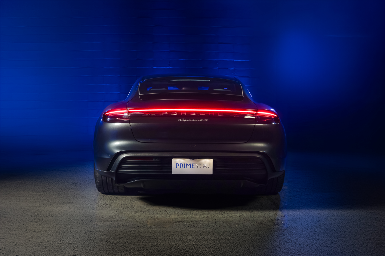 Grupo 002 (Porsche 911 Carrera e Porsche Taycan 4S)