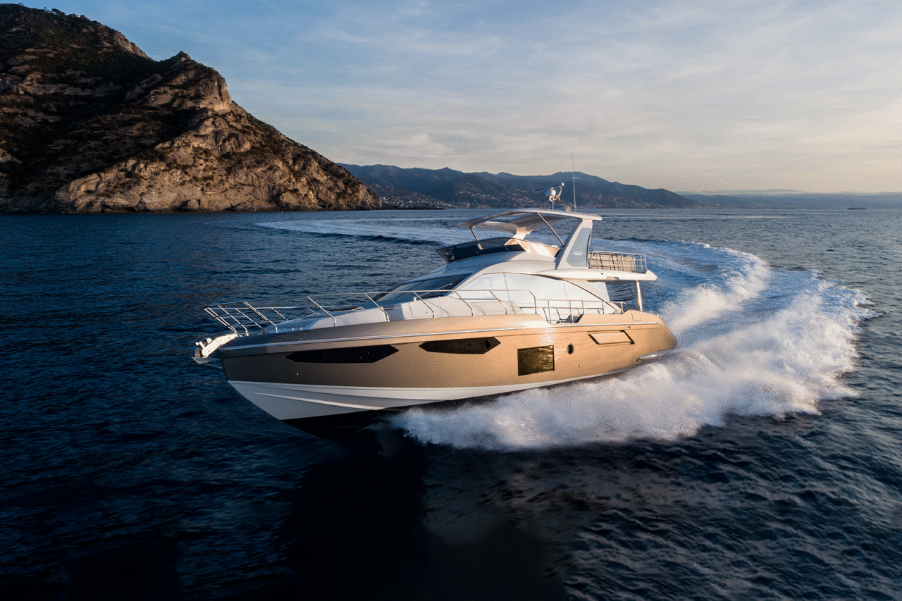 Azimut 62: cada detalhe pensado para surpreender com conforto e tecnologia.